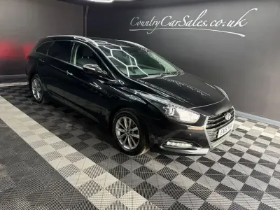 Used Hyundai i40 SE 141 HP (103 kW) 2015 Black Estate