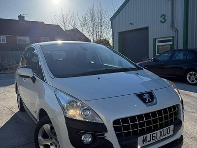White Used 2011 Peugeot 3008 Sport Hatchback | £1,000