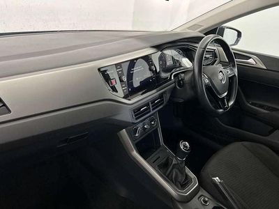 Usado VW Polo SE 65 HP (47 kW) 2019 Cinzento Citadino