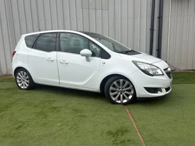 Used Vauxhall Meriva 2014 White MPV