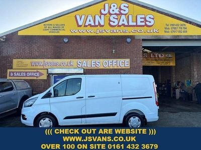 White Used 2022 Ford Transit Custom Trend Van | £7,000 (Good price)