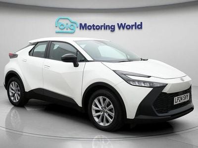 Used Toyota C-HR 138 HP (101 kW) 2024 White SUV