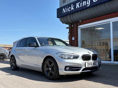 Begagnad BMW 116 Sport Line 2016 Silver Halvkombi