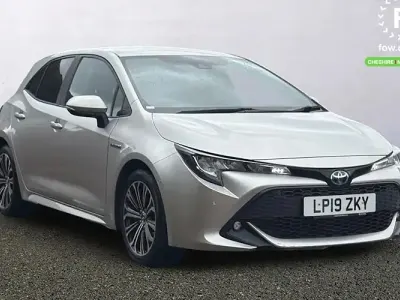 Used Toyota Corolla Design 122 HP (89 kW) 2019 Silver Hatchback