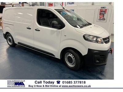 Used Vauxhall Vivaro Edition 120 HP (88 kW) 2020 White MPV