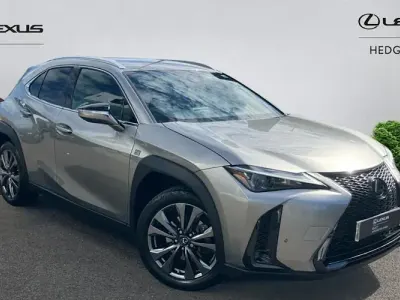 Usado Lexus UX 250h Sport Design Packet 184 CV (135 kW) 2023 Plateado SUV