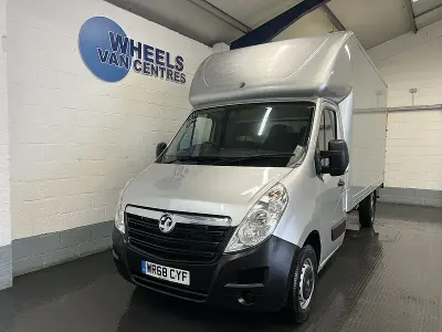 Second-hand Vauxhall Movano 130 CP (95 kW) 2018 Argintiu Monovolum