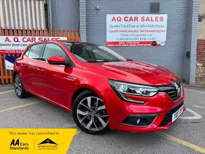 Used Renault Mégane IV Dynamique 130 HP (95 kW) 2017 Red Hatchback