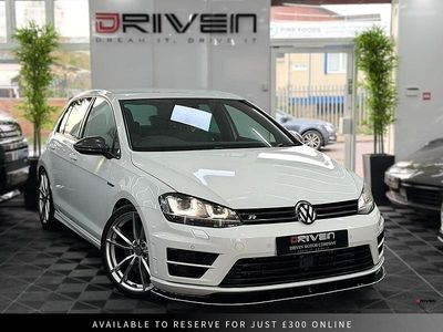 Begagnad VW Golf VII R 2015 Vit Halvkombi