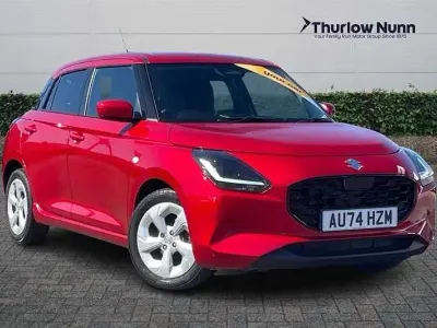 Używany Suzuki Swift 82 KM (60 kW) 2024 Czerwony Hatchback