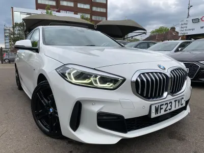 Usado BMW 118 M Sport 2023 Branco Citadino