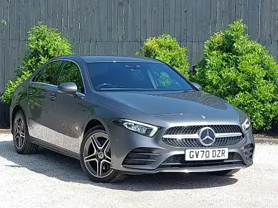 Usado Mercedes A250 AMG Line Premium 218 HP (160 kW) 2021 Cinzento Citadino