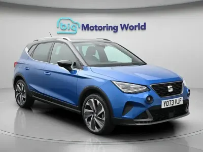 Begagnad Seat Arona FR Sport 110 HK (80 kW) 2024 Blå SUV