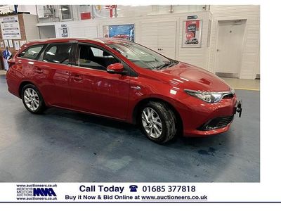 Red Used 2016 Toyota Auris Hybrid Business Edition Estate | £9,258 (Fair price)
