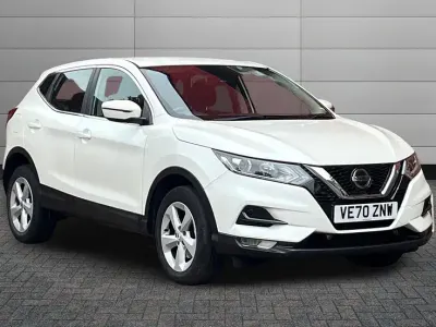Used Nissan Qashqai Acenta Premium 140 HP (102 kW) 2021 Storm white SUV