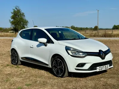 Used Renault Clio Dynamique 2017 White Hatchback
