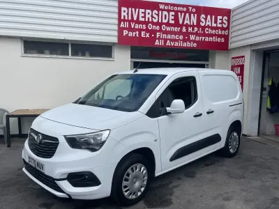 Used Vauxhall Combo Sportive 100 HP (73 kW) 2021 White MPV
