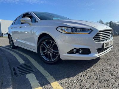 Used Ford Mondeo Titanium 180 HP (132 kW) 2016 White Hatchback