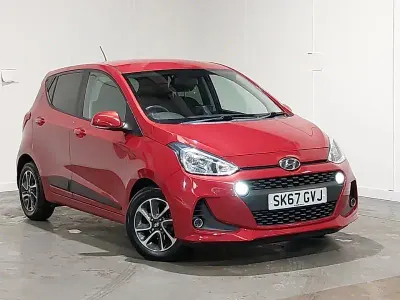 Used Hyundai i10 Premium 87 HP (63 kW) 2017 Red Hatchback
