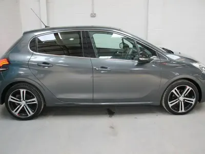 Used Peugeot 208 GT-line 110 HP (80 kW) 2016 Grey Hatchback
