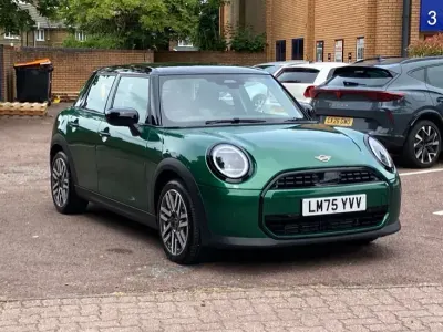 Used Mini Cooper Hatch 113 kW (154 HP) 2025 Green Hatchback