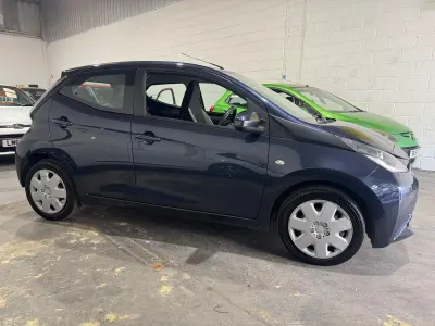 Used Toyota Aygo X-play 68 HP (50 kW) 2017 Blue Hatchback