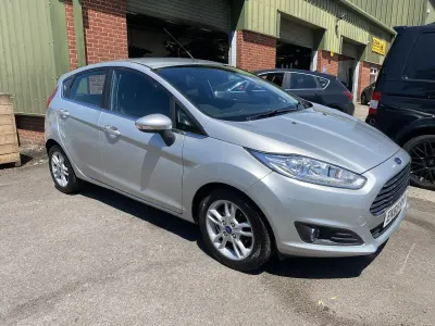 Used Ford Fiesta Zetec 100 HP (73 kW) 2015 Silver Hatchback