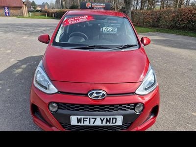 Used Hyundai i10 SE 66 HP (48 kW) 2017 Red Hatchback