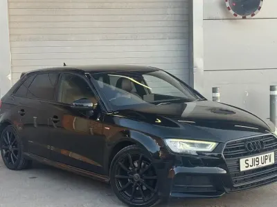 Usado Audi A3 Black Edition 150 HP (110 kW) 2019 Preto Sedan