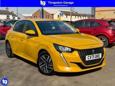 Used Peugeot 208 Allure 75 HP (55 kW) 2021 Yellow Hatchback
