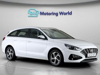 Used Hyundai i30 SE 120 HP (88 kW) 2022 White Estate