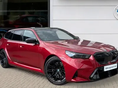 Used BMW M5 Comfort Edition 717 HP (527 kW) 2025 Red Estate