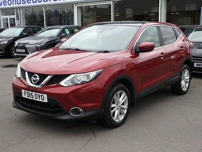 Used Nissan Qashqai Acenta+ 115 HP (84 kW) 2015 Red SUV