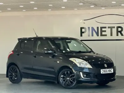 Usado Suzuki Swift SZ-L 94 HP (69 kW) 2016 Preto Citadino