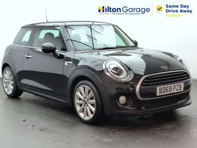 Begagnad Mini Cooper Classic 2019 Svart Halvkombi