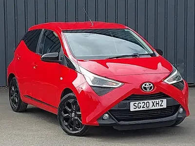 Gebraucht Toyota Aygo Trend 72 PS (52 kW) 2020 Rot Kleinwagen
