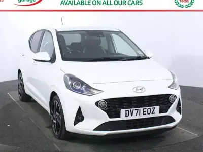 Used Hyundai i10 Premium 67 HP (49 kW) 2021 White Hatchback