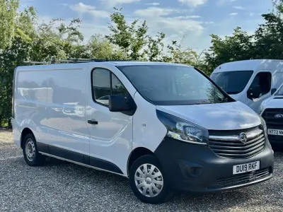 Used Vauxhall Vivaro 120 HP (88 kW) 2019 White MPV