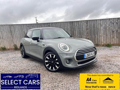 Usado Mini Cooper Exclusive 136 CV (100 kW) 2019 Gris Utilitario