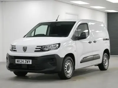 Used Peugeot Partner 100 HP (73 kW) 2024 White MPV