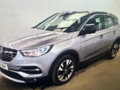 Używany Vauxhall Grandland X Sport 130 KM (95 kW) 2019 Szary SUV