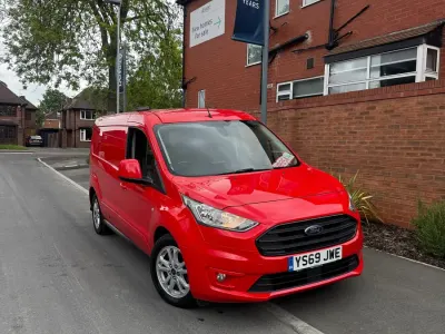 Used Ford Transit Connect Limited 120 HP (88 kW) 2020 Red MPV