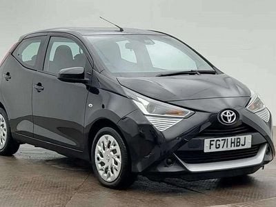 Begagnad Toyota Aygo X-play 2022 Svart Halvkombi