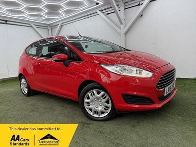 Used Ford Fiesta Style 82 HP (60 kW) 2016 Red Hatchback