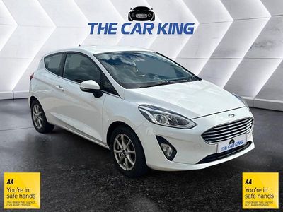 Begagnad Ford Fiesta Zetec 70 HK (51 kW) 2019 Vit Halvkombi