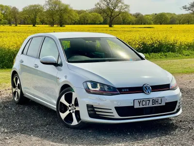 Begagnad VW Golf VII GTI 2017 Vit Halvkombi