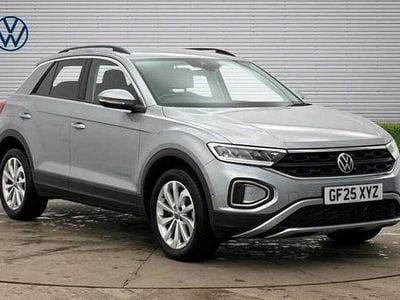 Usado VW T-Roc Match 150 HP (110 kW) 2025 Prateado SUV