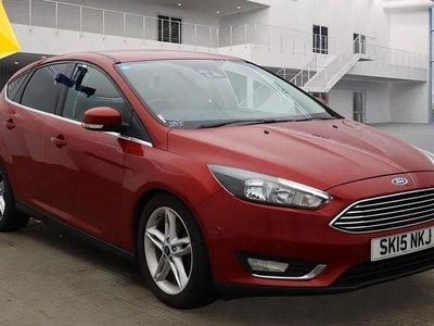 Used Ford Focus Titanium 125 HP (91 kW) 2015 Red Hatchback