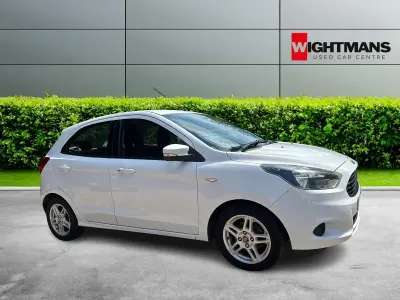 Used Ford Ka Plus Zetec 85 HP (62 kW) 2016 White Hatchback