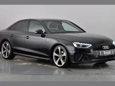 Usado Audi A4 Black Edition 190 HP (139 kW) 2020 Preto Sedan